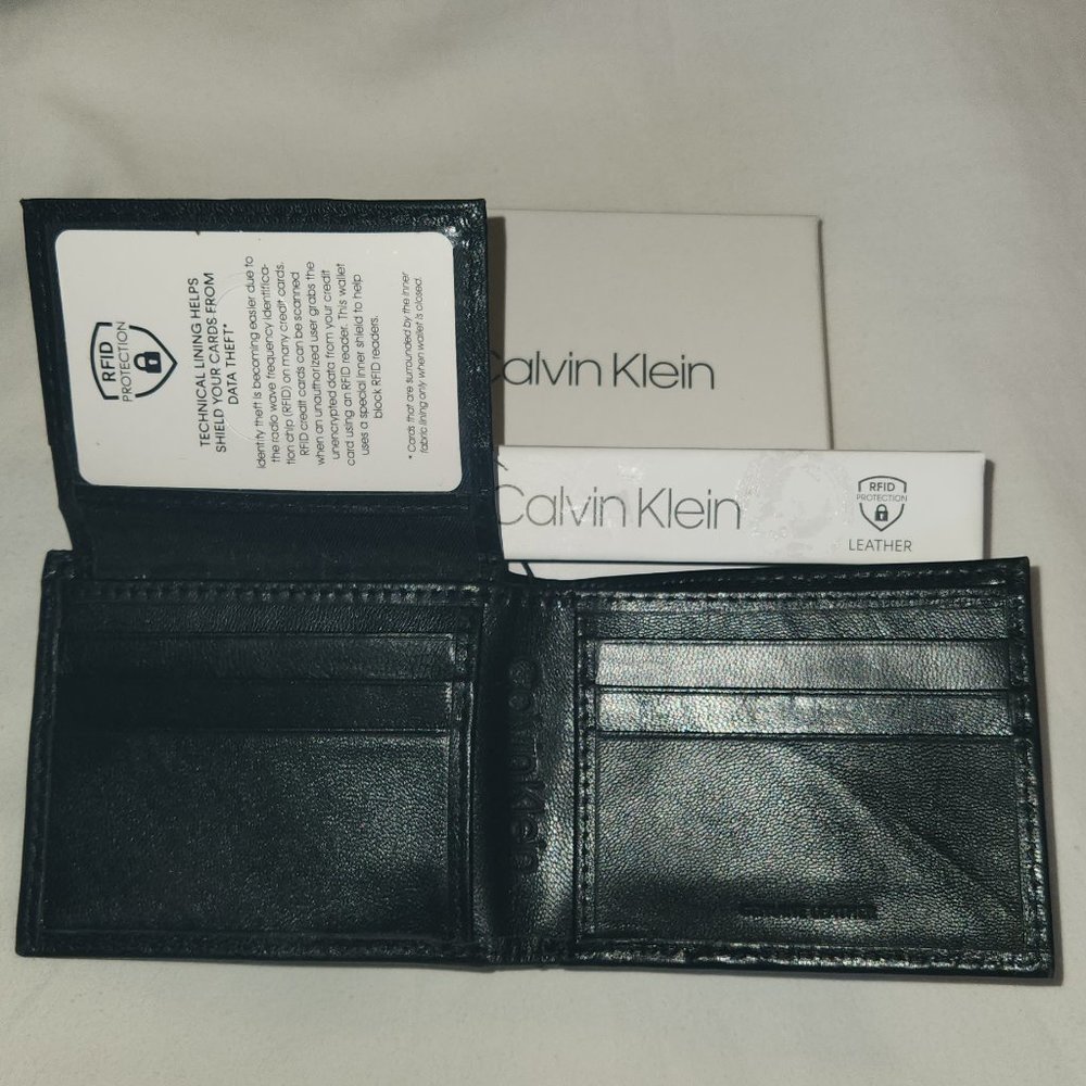 Calvin Klein Men's Wallet